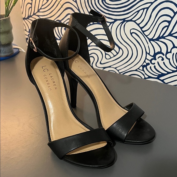LC Lauren Conrad Black Strappy Heels - Picture 2 of 4